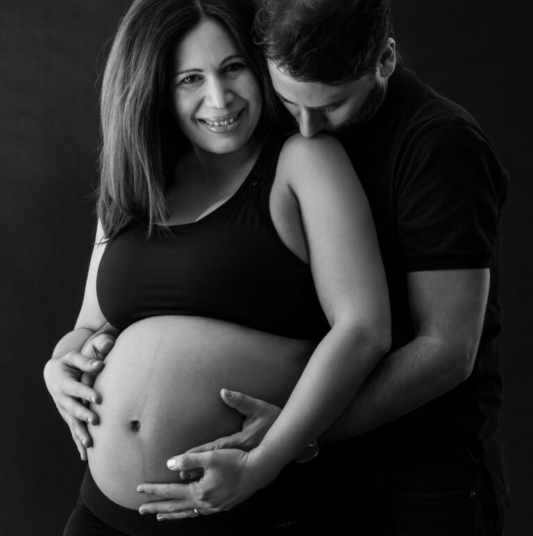 black and white portrait, pregnancy picture